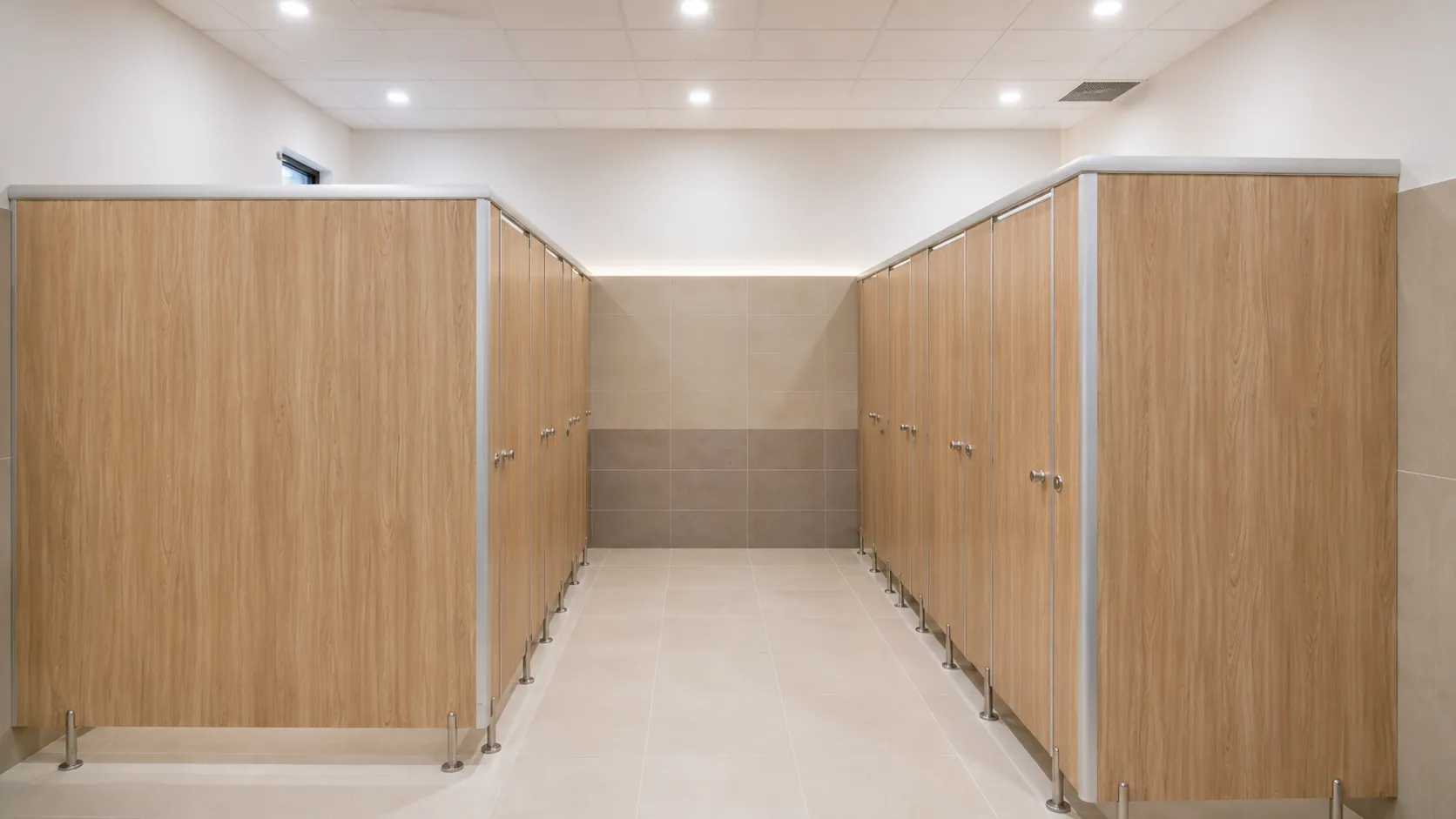 Thi công vách ngăn HPL trạm dừng chân – Vách Ngăn Miền Tây